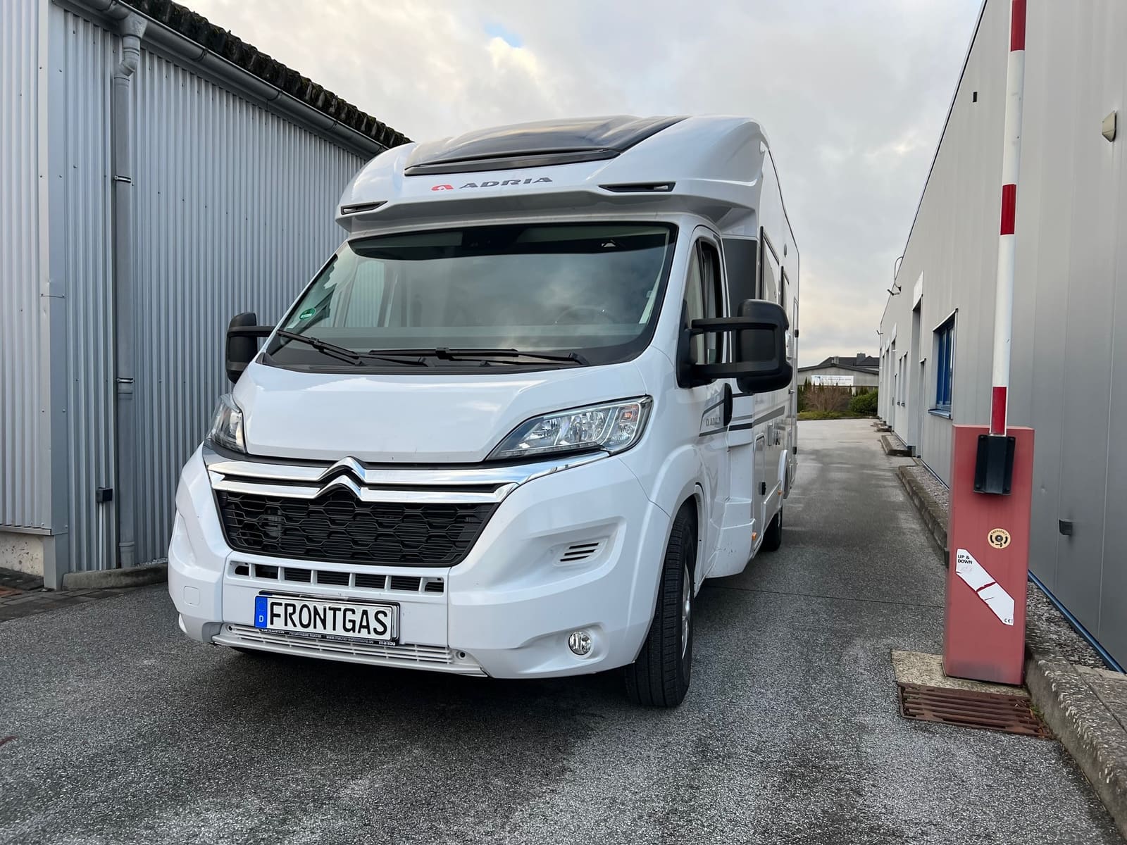 Brenngastank-Festeinbau in einem Adria-Reisemobil